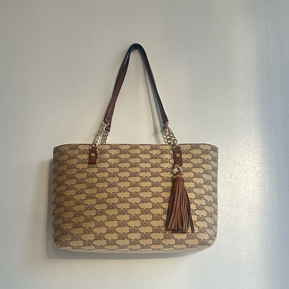 NWT Michael Kors Jet Set Chain Tote